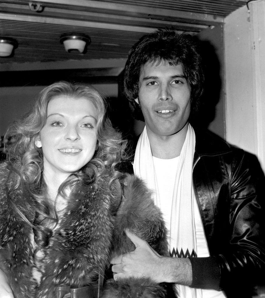 Mary Austin e Freddy Mercury - Neomag.