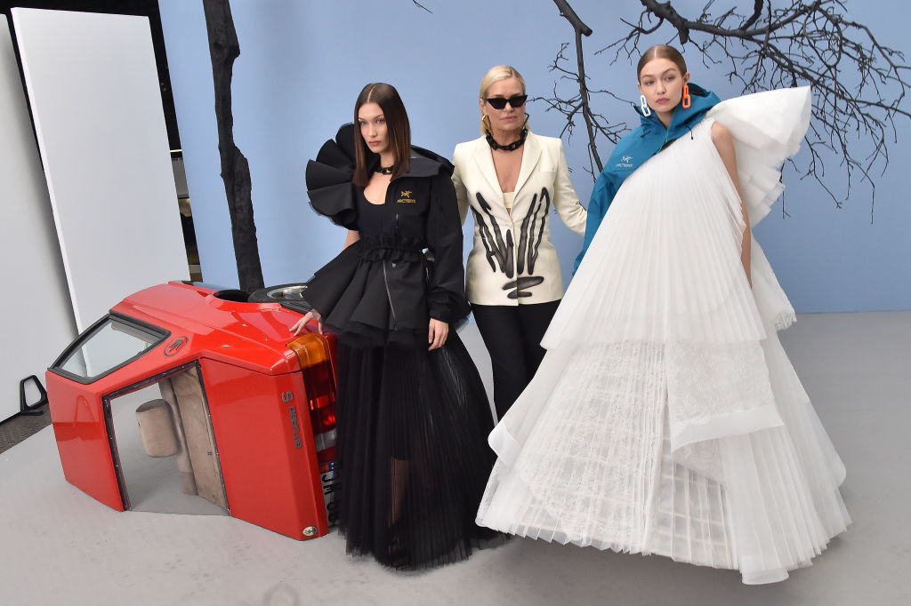 Donne Hadid alla sfilata Off-White - Neomag.