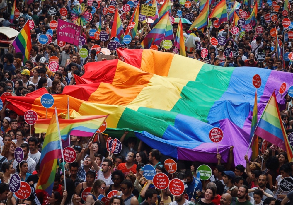 gay pride parade - neomag.