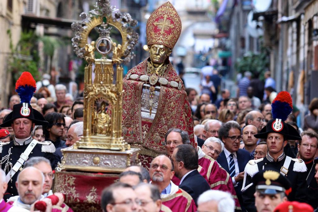 Napoli ha 52 Santi Protettori - neomag.