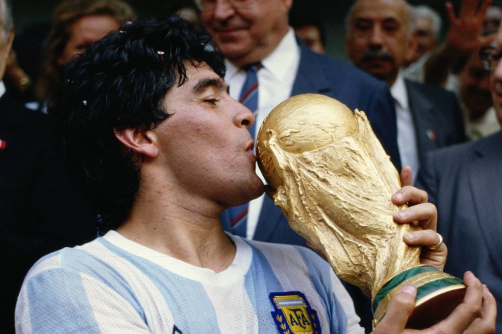 Diego Armando Maradona - Neomag.