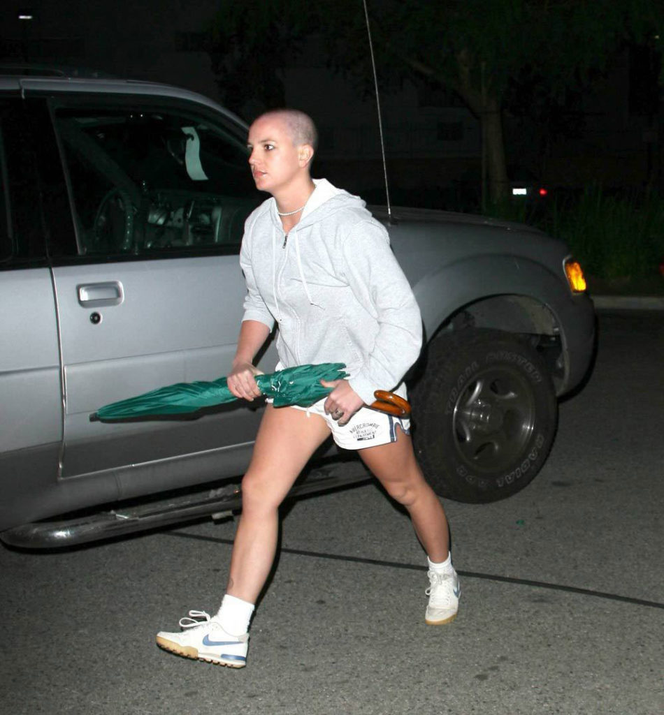 Britney spears rasata a zero - Neomag.