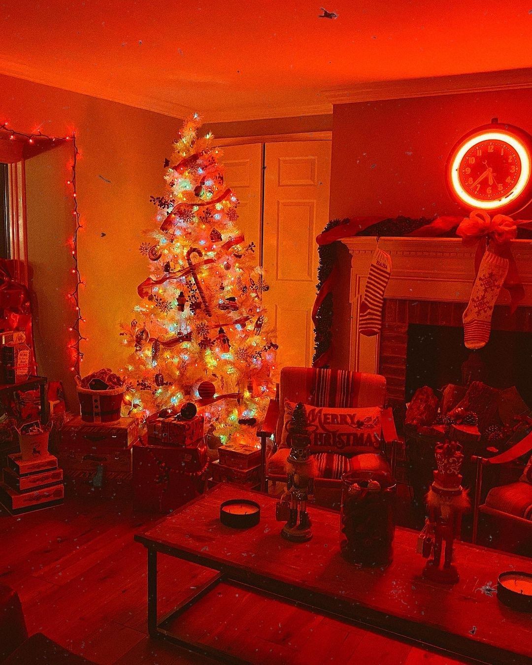 Le decorazioni per Natale di Gigi Hadid - Neomag.