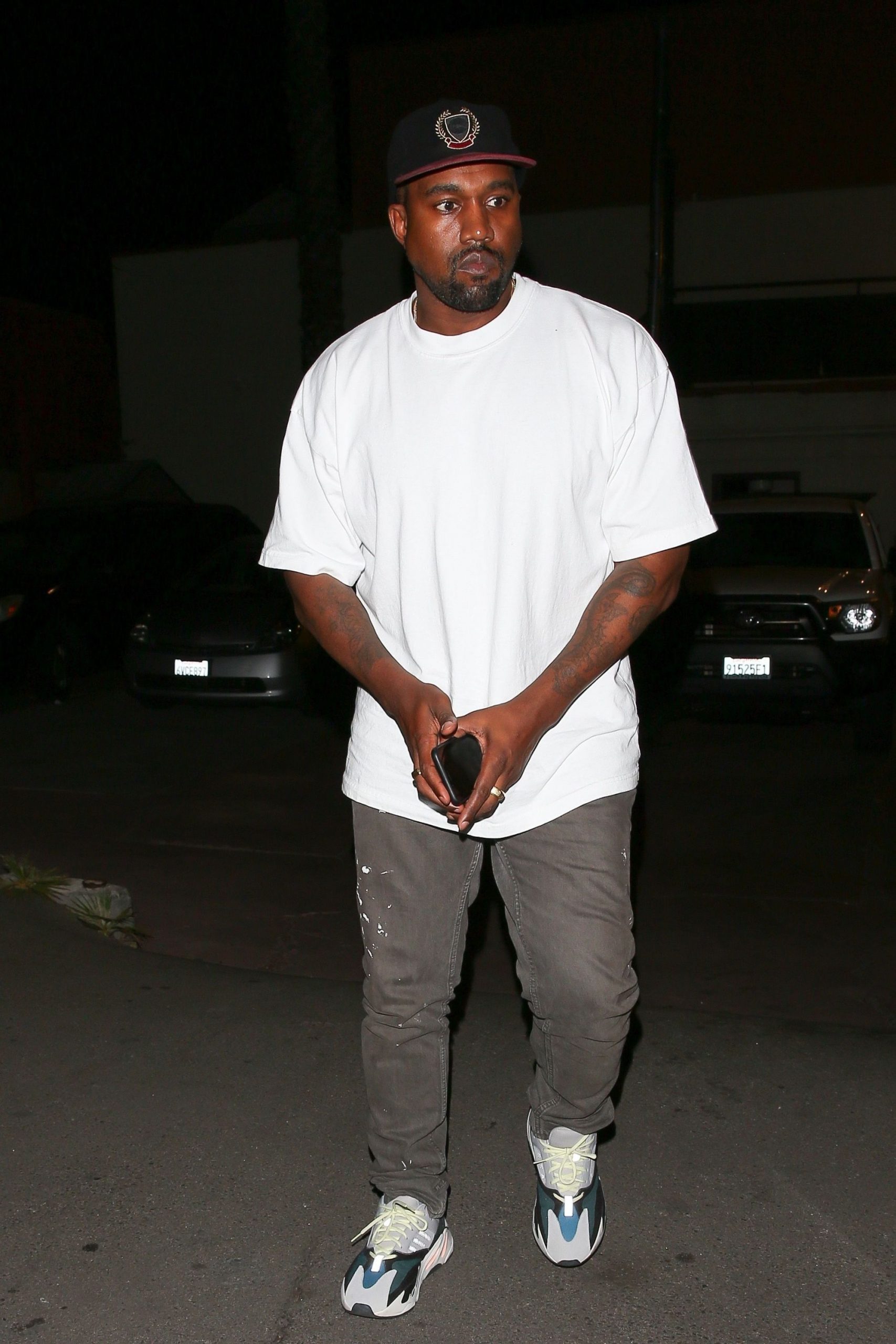 Kanye west t-shirt - neomag.