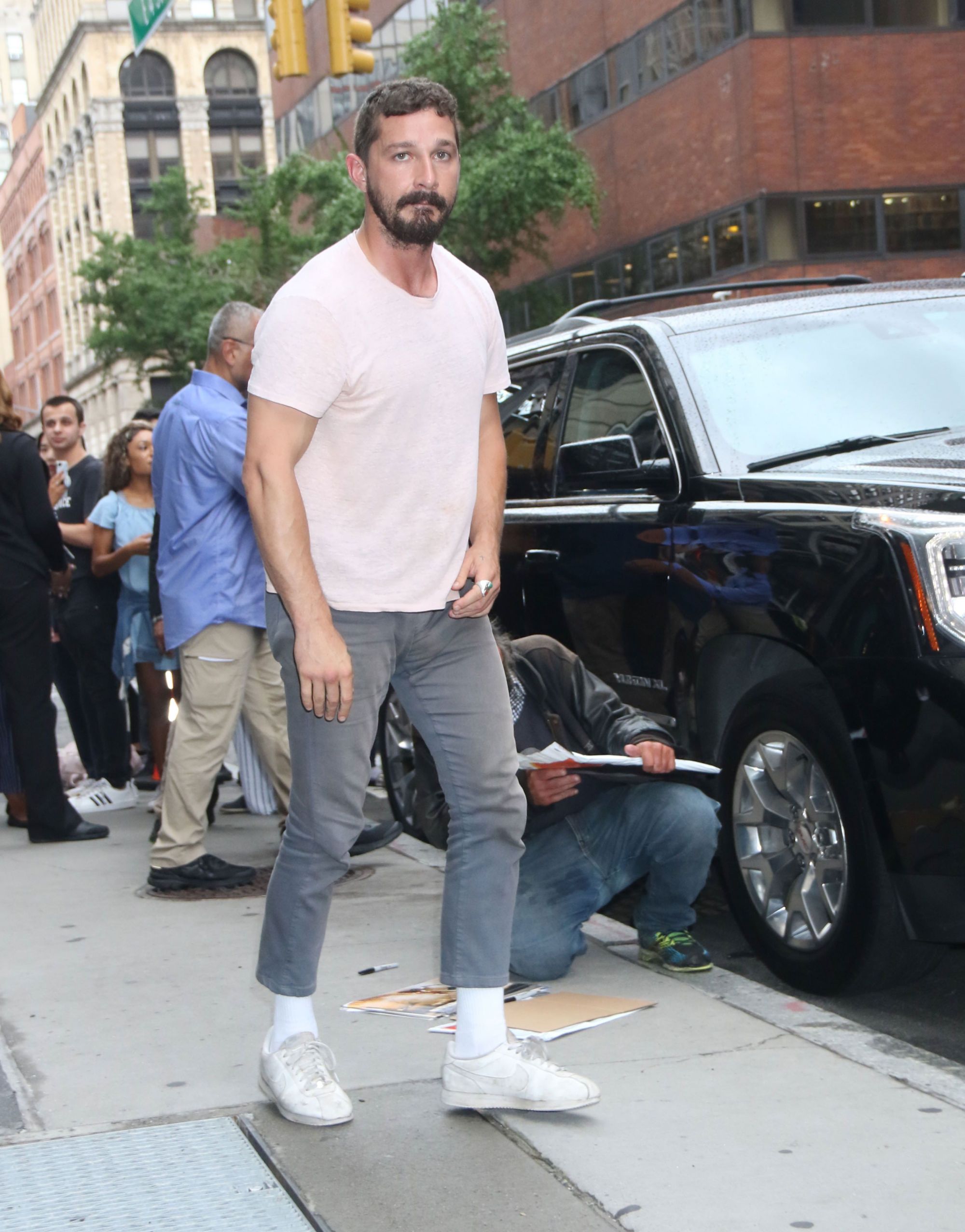 Shia Labeouf t-shirt - neomag.