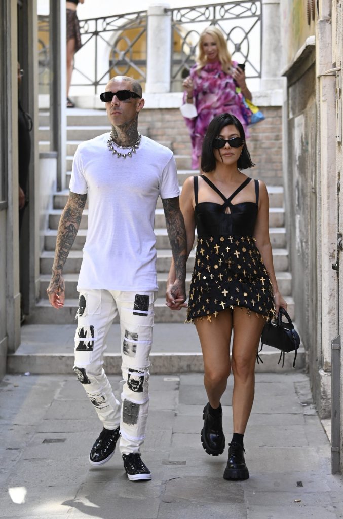 Kourtney Kardashian and Travis Barker - Neomag.