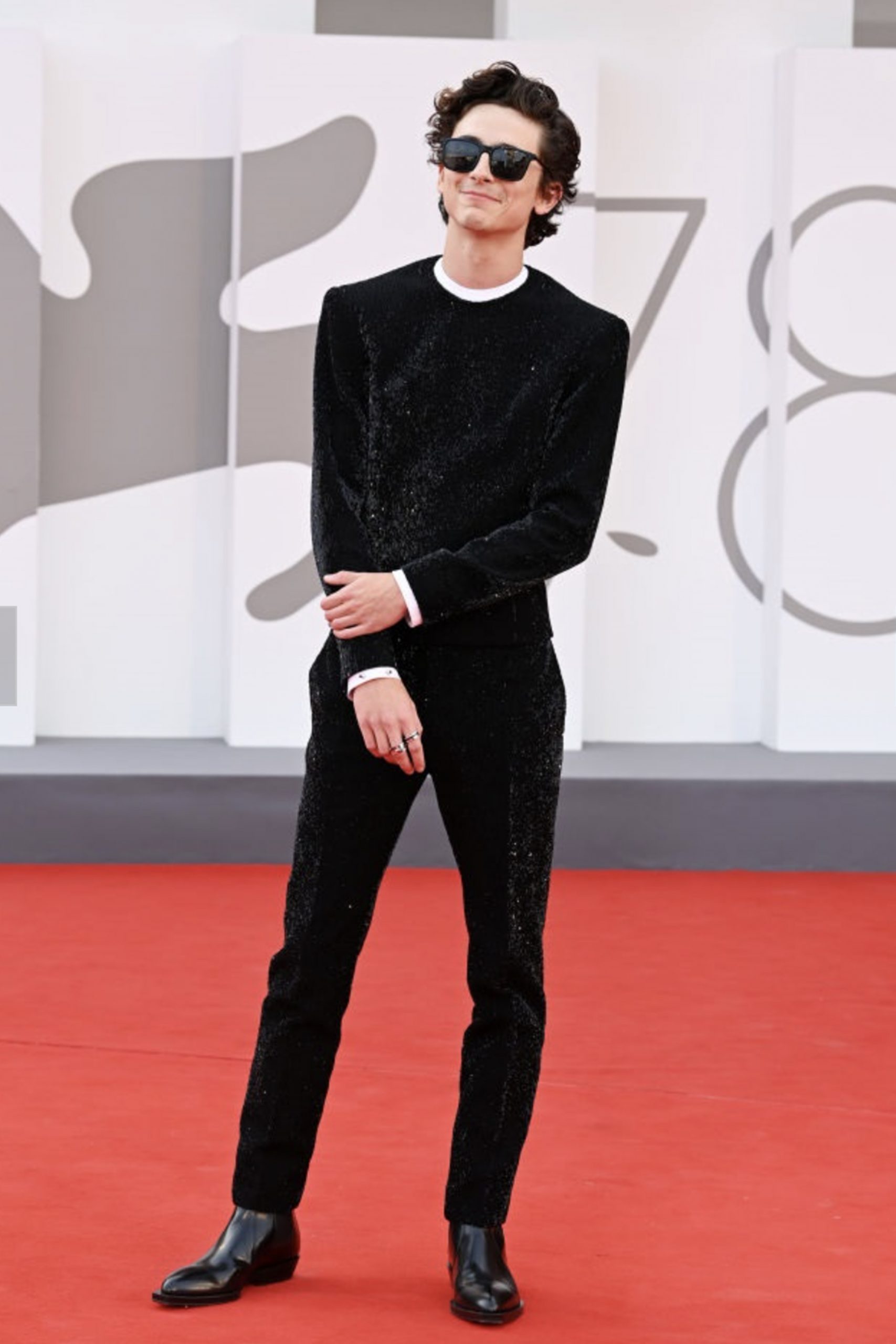 Timothée Chalamet in Haider Ackermann al Festival di Venezia - Neomag.