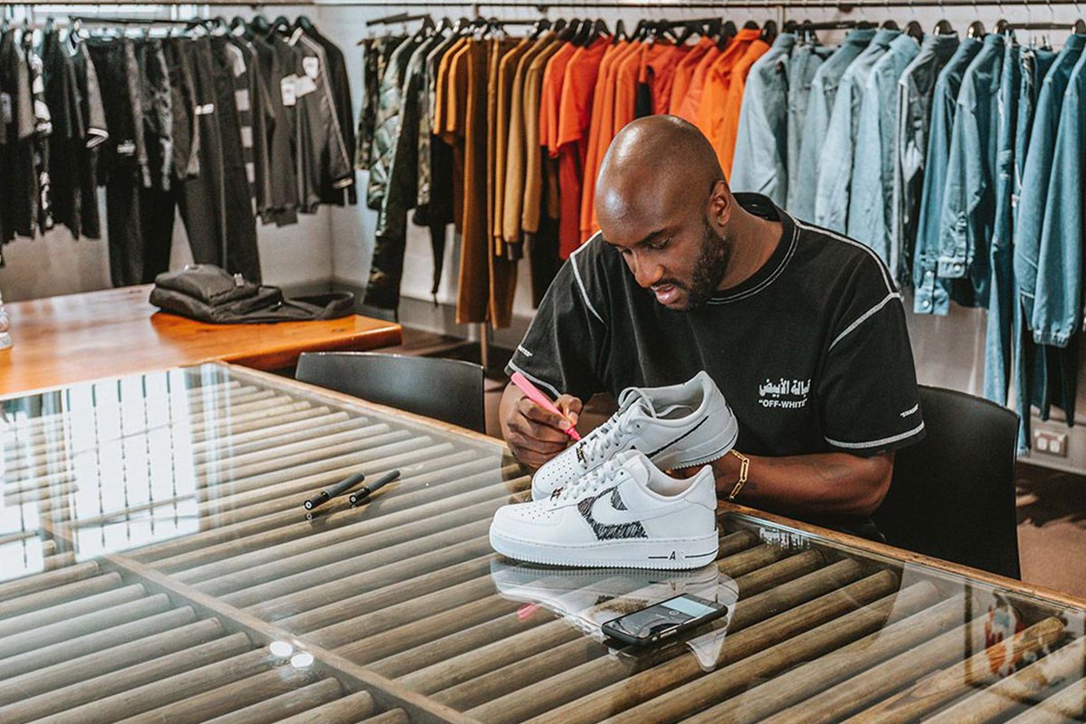 Nuovo look per Off-White, Virgil Abloh lo annuncia su Instagram