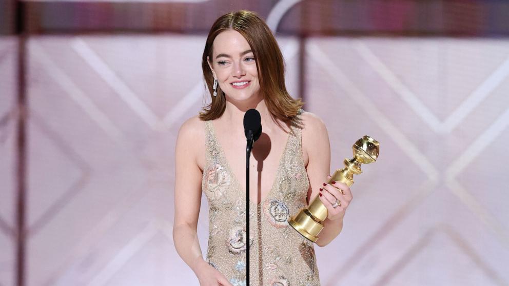 Emma stone golden globe 2024 - neomag.