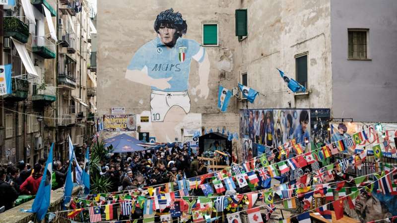 murales di maradona a napoli - neomag.